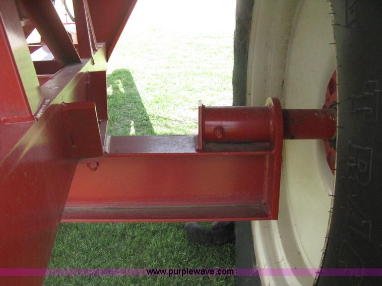 image for item D8311 2002 Killbros 590 grain cart