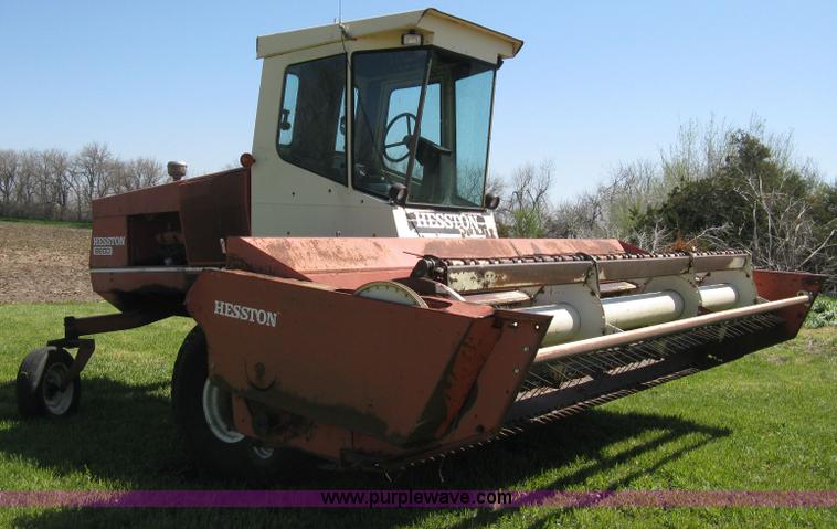 image for item E3448 Hesston 6600 self-propelled swather