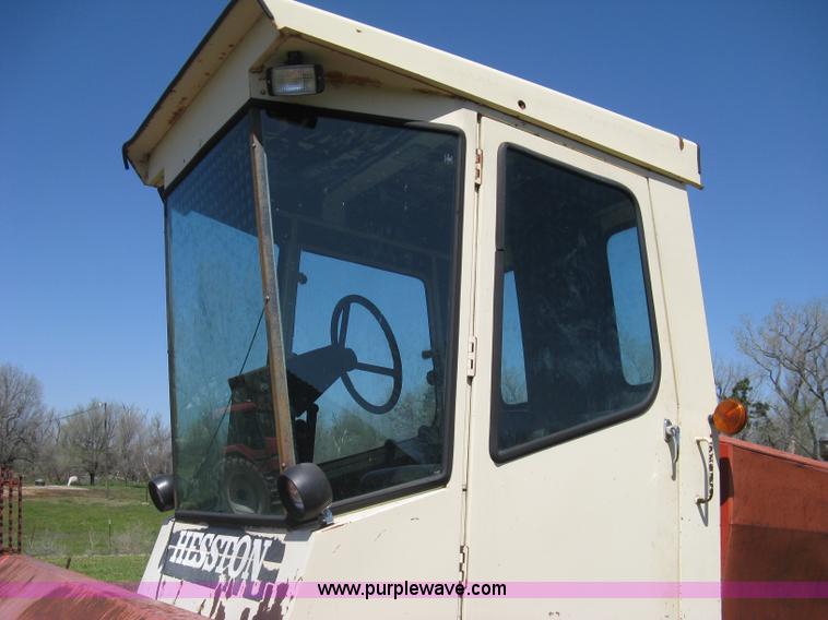 image for item E3448 Hesston 6600 self-propelled swather