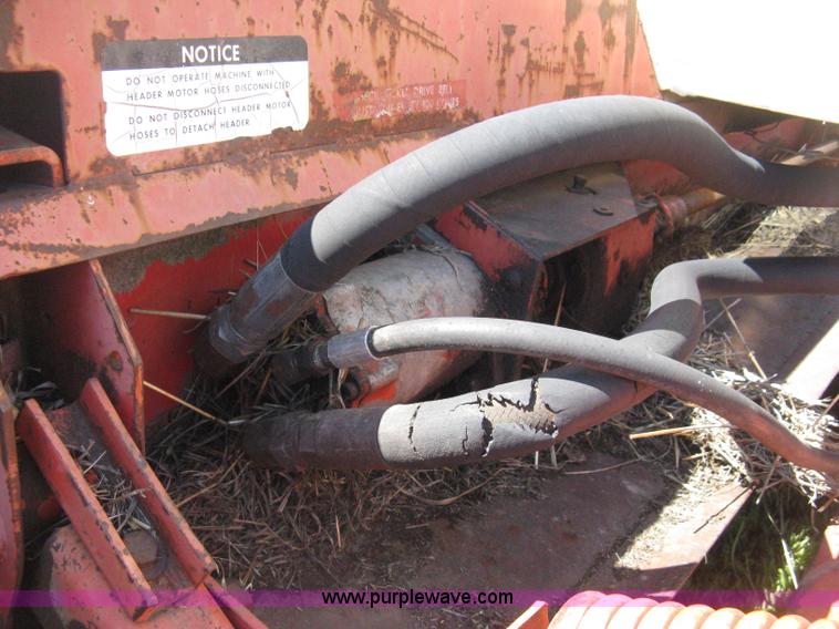 image for item E3448 Hesston 6600 self-propelled swather