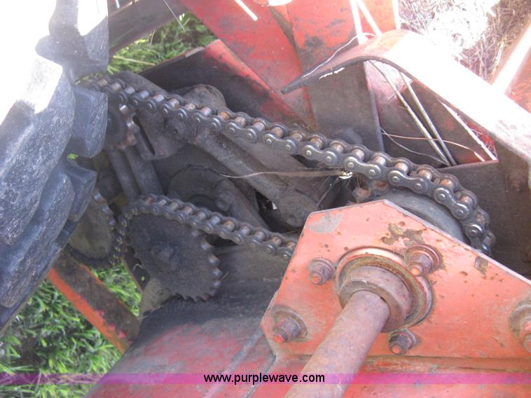 image for item E3448 Hesston 6600 self-propelled swather