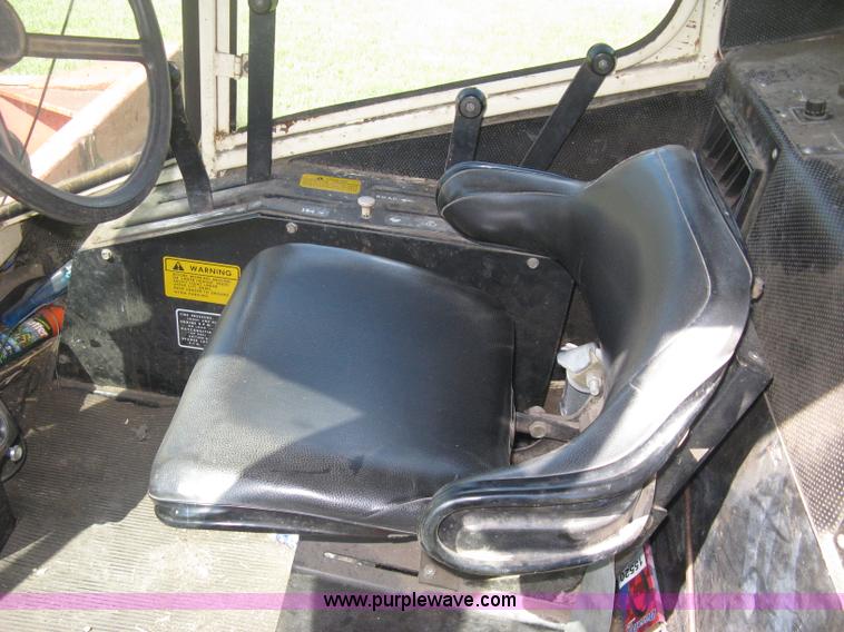 image for item E3448 Hesston 6600 self-propelled swather