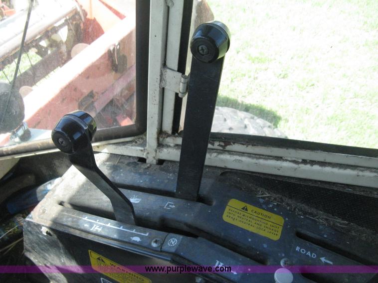 image for item E3448 Hesston 6600 self-propelled swather