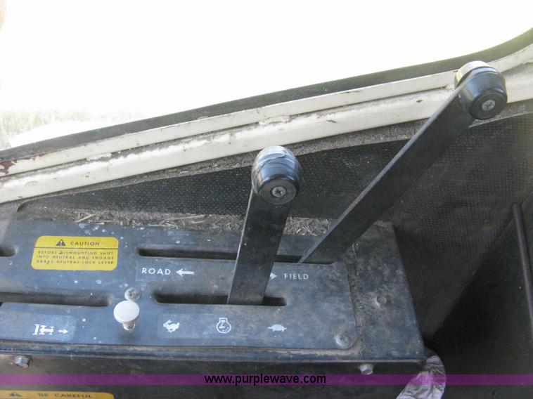 image for item E3448 Hesston 6600 self-propelled swather