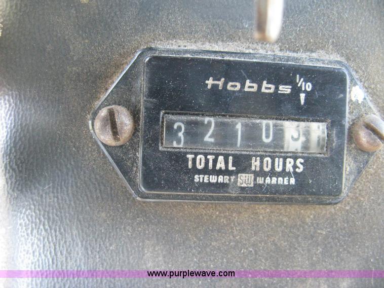 image for item E3448 Hesston 6600 self-propelled swather