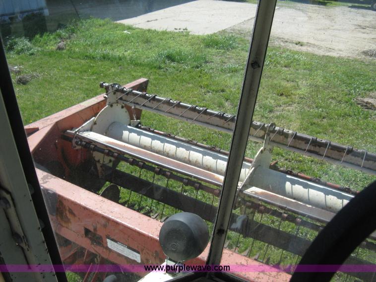 image for item E3448 Hesston 6600 self-propelled swather