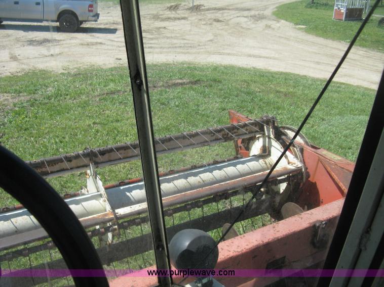 image for item E3448 Hesston 6600 self-propelled swather
