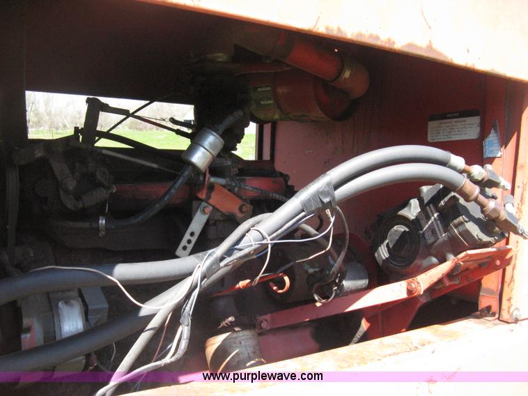 image for item E3448 Hesston 6600 self-propelled swather