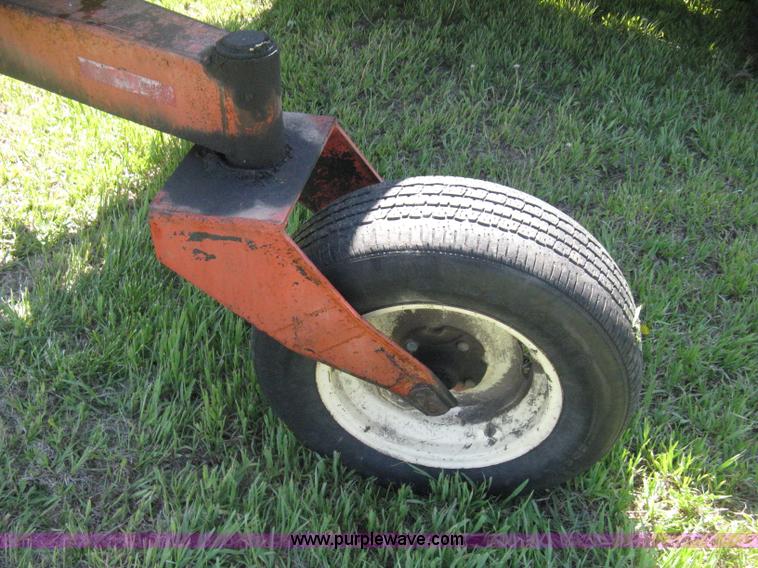 image for item E3448 Hesston 6600 self-propelled swather