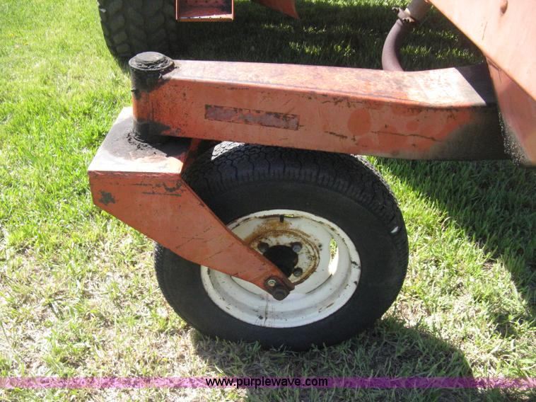 image for item E3448 Hesston 6600 self-propelled swather