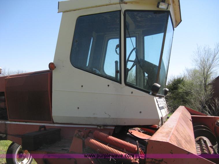 image for item E3448 Hesston 6600 self-propelled swather