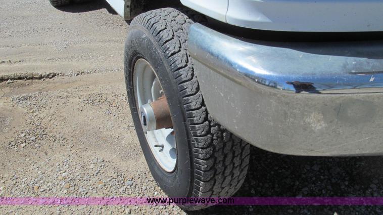 image for item E3920 1993 Ford F350 XL flatbed pickup truck