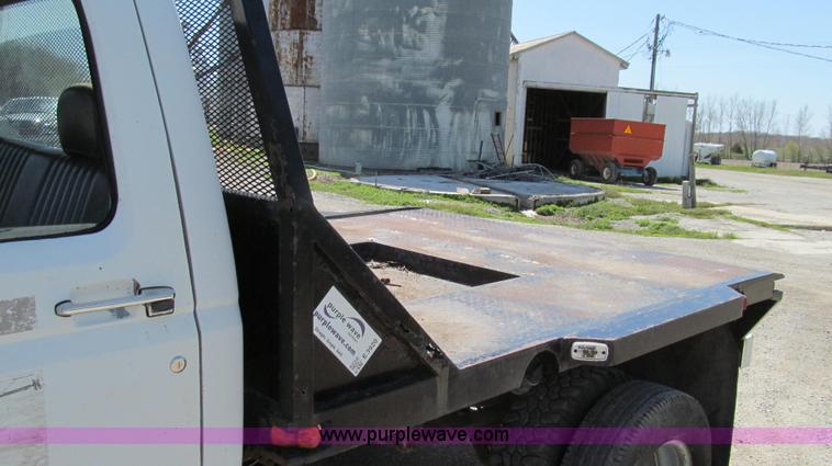 image for item E3920 1993 Ford F350 XL flatbed pickup truck