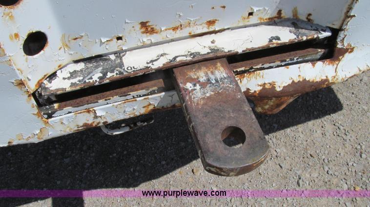 image for item E3920 1993 Ford F350 XL flatbed pickup truck