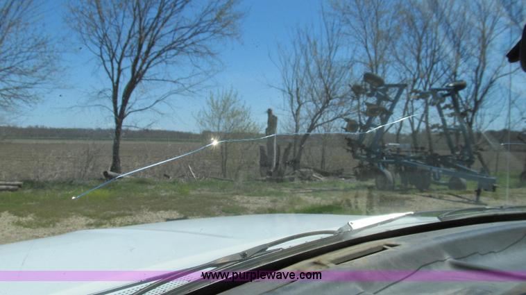 image for item E3920 1993 Ford F350 XL flatbed pickup truck