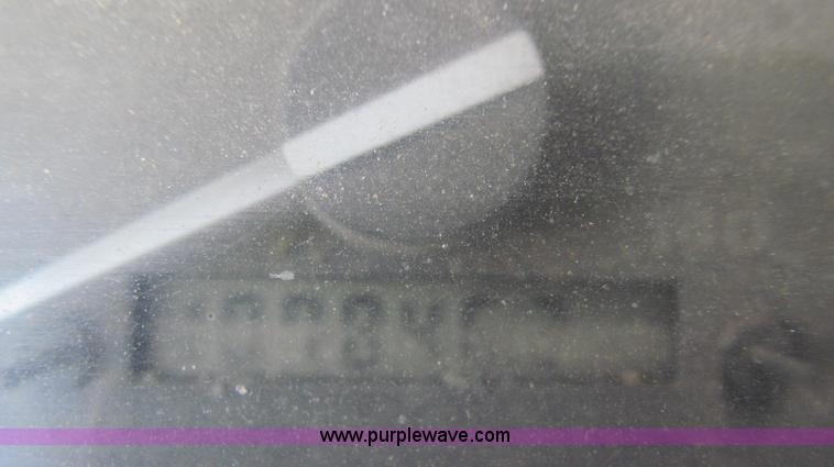 image for item E3920 1993 Ford F350 XL flatbed pickup truck