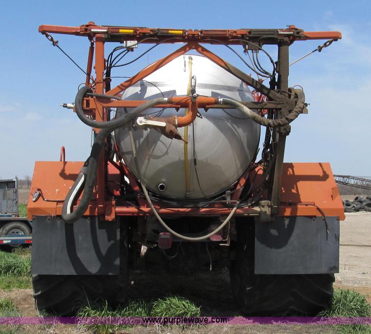 image for item E3922 1986 International S2500 Dempster liquid floater truck