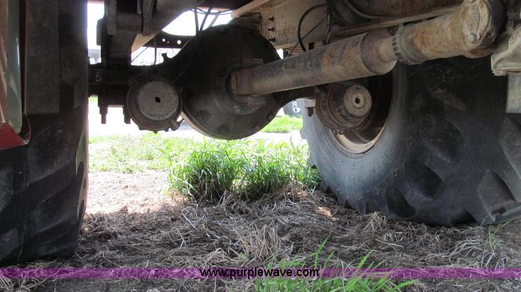 image for item E3922 1986 International S2500 Dempster liquid floater truck