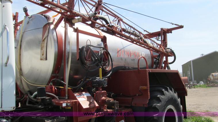 image for item E3922 1986 International S2500 Dempster liquid floater truck