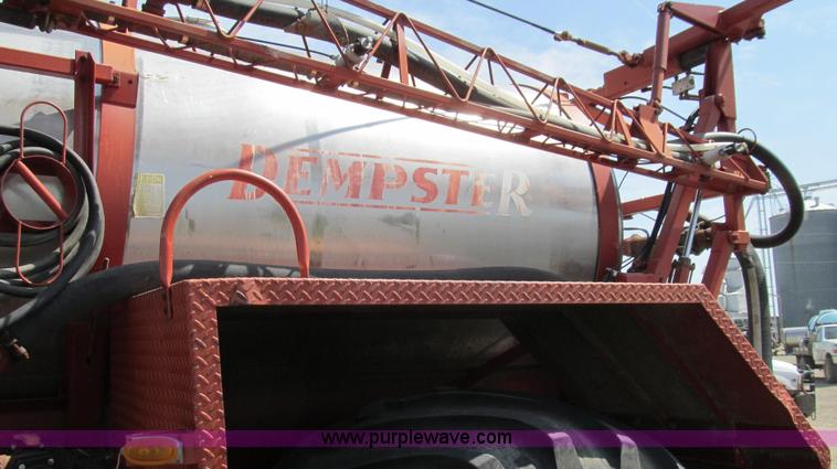 image for item E3922 1986 International S2500 Dempster liquid floater truck