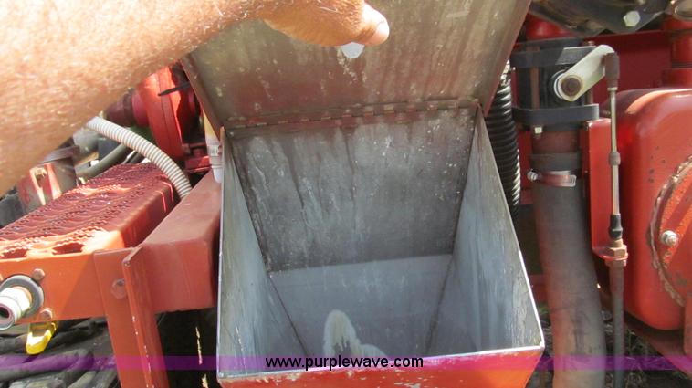 image for item E3922 1986 International S2500 Dempster liquid floater truck