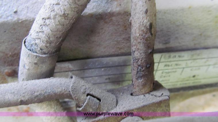 image for item E3922 1986 International S2500 Dempster liquid floater truck