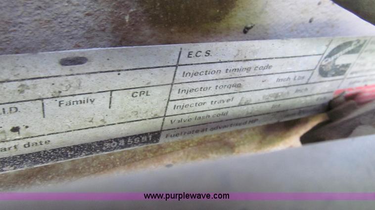 image for item E3922 1986 International S2500 Dempster liquid floater truck