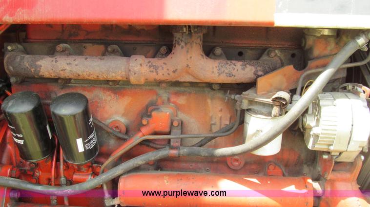 image for item E3923 1976 International 986 tractor