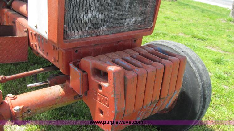 image for item E3923 1976 International 986 tractor