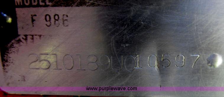 image for item E3923 1976 International 986 tractor