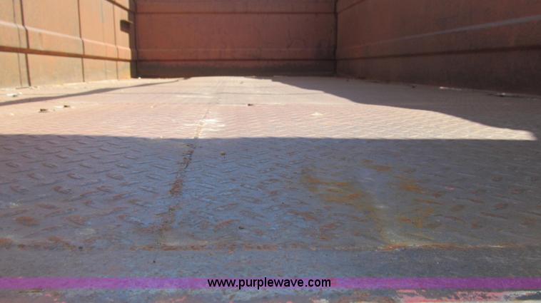 image for item E3924 1981 International F2575 grain truck