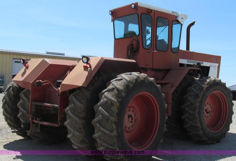 image for item E3942 1976 International 4366 4WD tractor