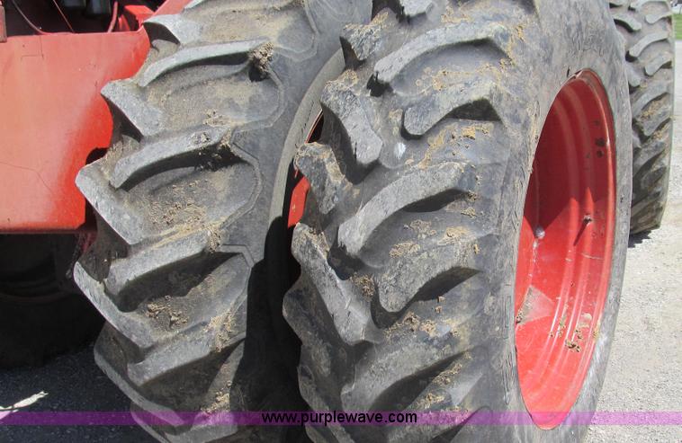 image for item E3942 1976 International 4366 4WD tractor