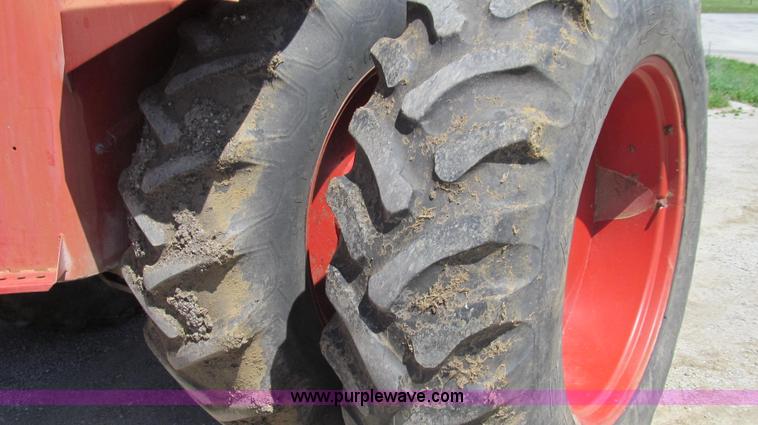 image for item E3942 1976 International 4366 4WD tractor