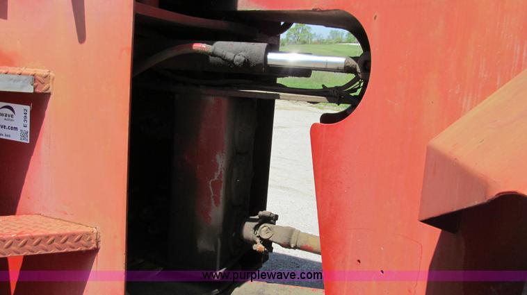 image for item E3942 1976 International 4366 4WD tractor