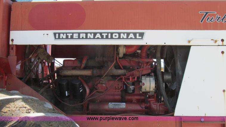 image for item E3942 1976 International 4366 4WD tractor