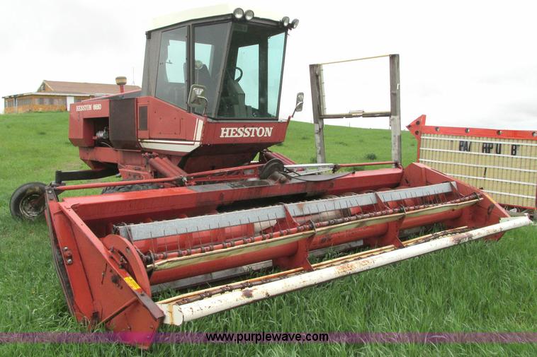 image for item E5028 1982 Hesston 6650 self-propelled swather