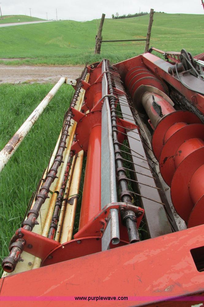 image for item E5028 1982 Hesston 6650 self-propelled swather