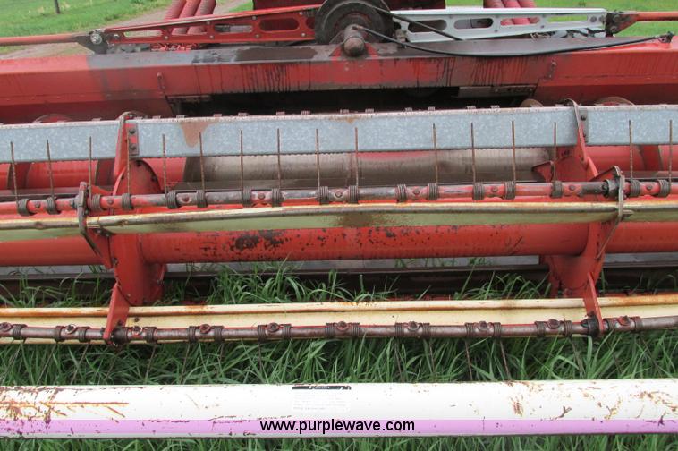 image for item E5028 1982 Hesston 6650 self-propelled swather