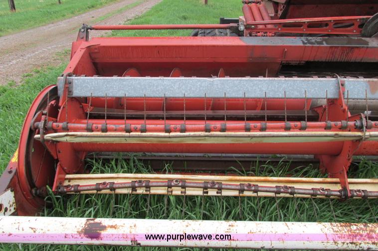 image for item E5028 1982 Hesston 6650 self-propelled swather