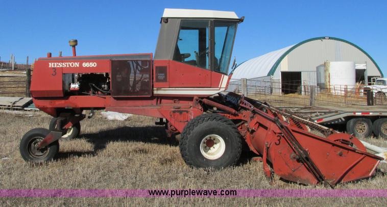 image for item E5028 1982 Hesston 6650 self-propelled swather