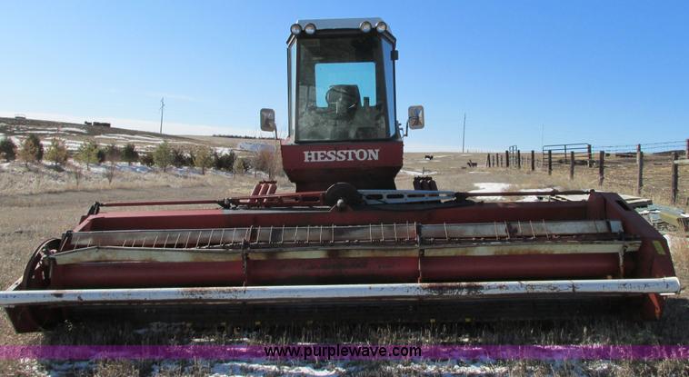 image for item E5028 1982 Hesston 6650 self-propelled swather