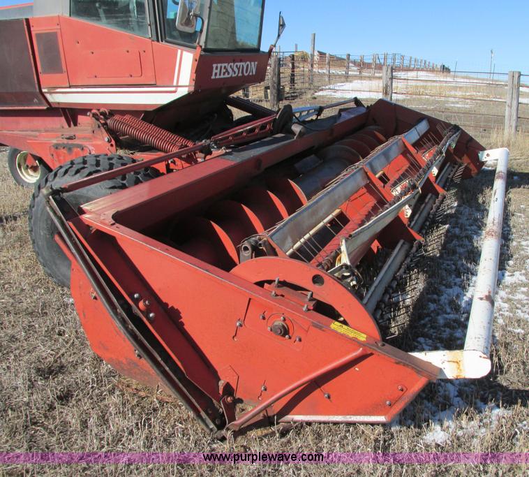 image for item E5028 1982 Hesston 6650 self-propelled swather