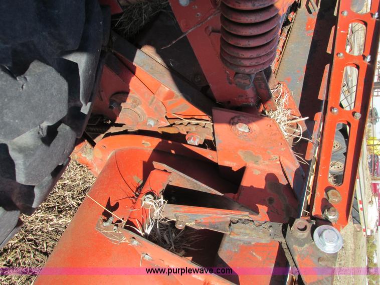 image for item E5028 1982 Hesston 6650 self-propelled swather