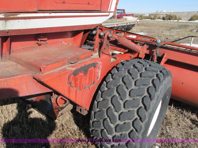 image for item E5028 1982 Hesston 6650 self-propelled swather