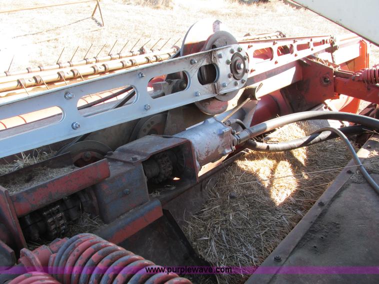 image for item E5028 1982 Hesston 6650 self-propelled swather