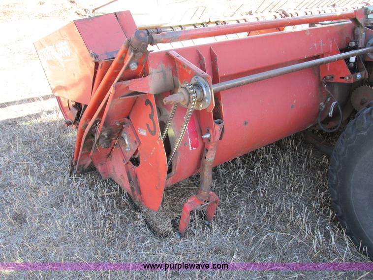 image for item E5028 1982 Hesston 6650 self-propelled swather