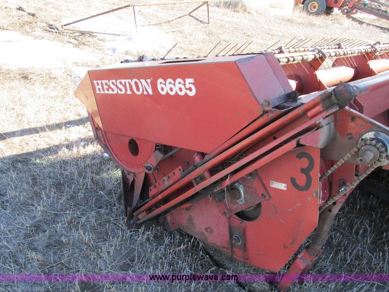 image for item E5028 1982 Hesston 6650 self-propelled swather