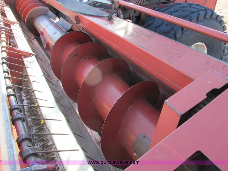 image for item E5028 1982 Hesston 6650 self-propelled swather