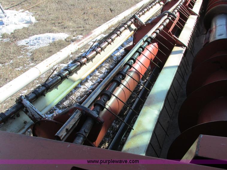 image for item E5028 1982 Hesston 6650 self-propelled swather